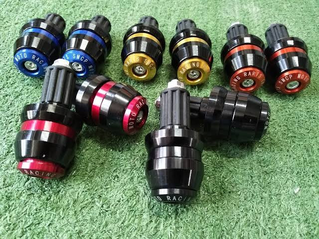 Universal Motorcycle Front Fork Frame Sliders (Gutli)- Aluminum Alloy Axle Crash Protectors for 15mm Axles - 1 Pair Black